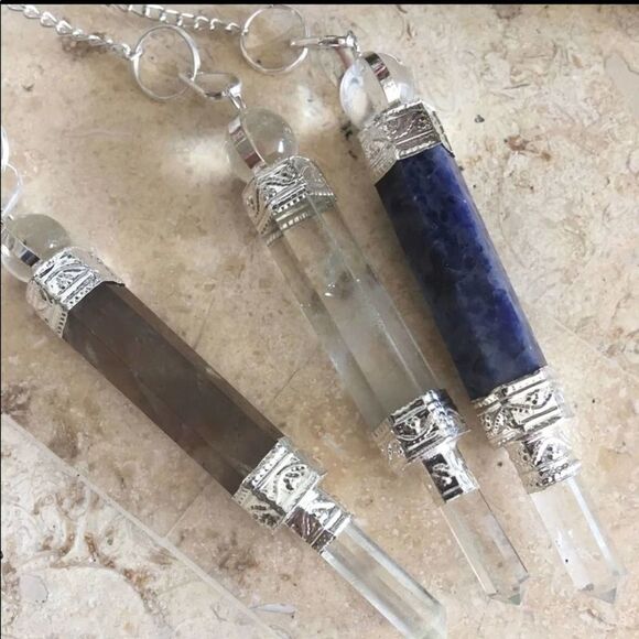 Pendulums With Quartz Point in Assortment Of Gemstones - Picture 2 of 4